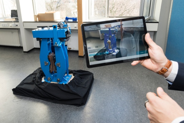 20190215-CN-01-135.jpg - ***Kundenauftrag*** Abschlussveranstaltung des IPEK-Innovationsprojektes© copyright by Karlsruher Institut für TechnologieAllgemeine Services - CrossmediaAbdruck honorarfrei im redaktionellen BereichBelegexemplar erbeten
